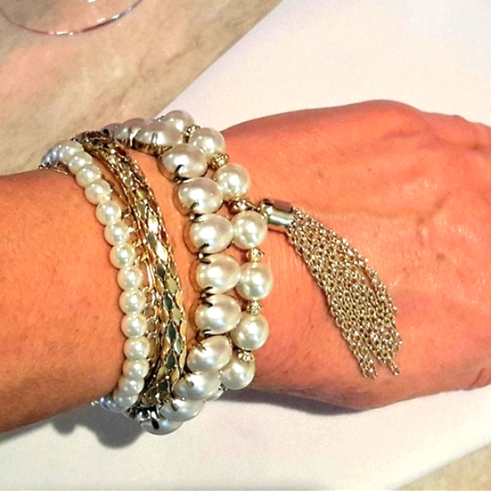 Pearls & Chains 4 Bracelets Set - Stretch Bracelets GORGEOUS SET!